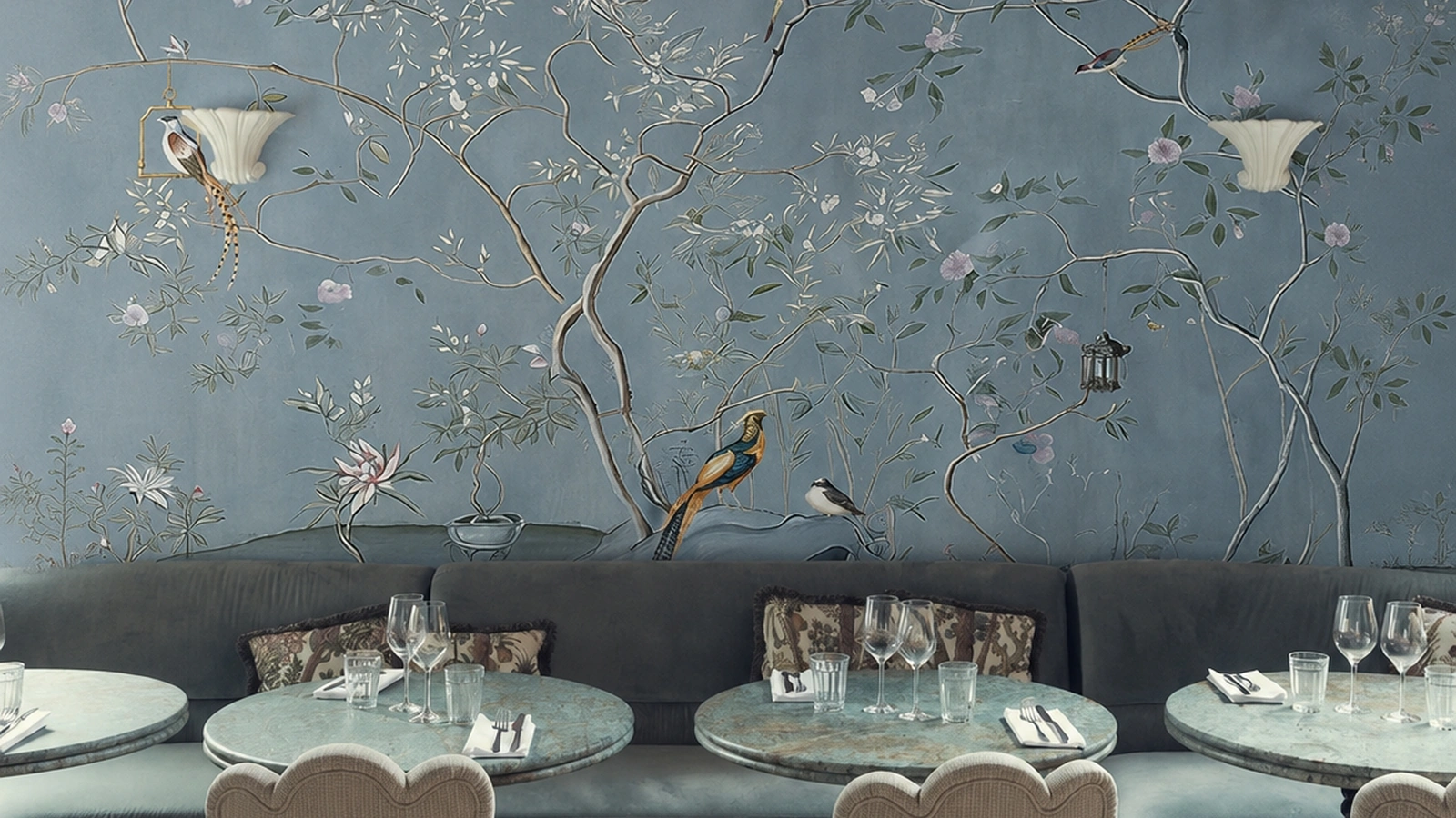 Atena Wallpaper by Adriani e Rossi