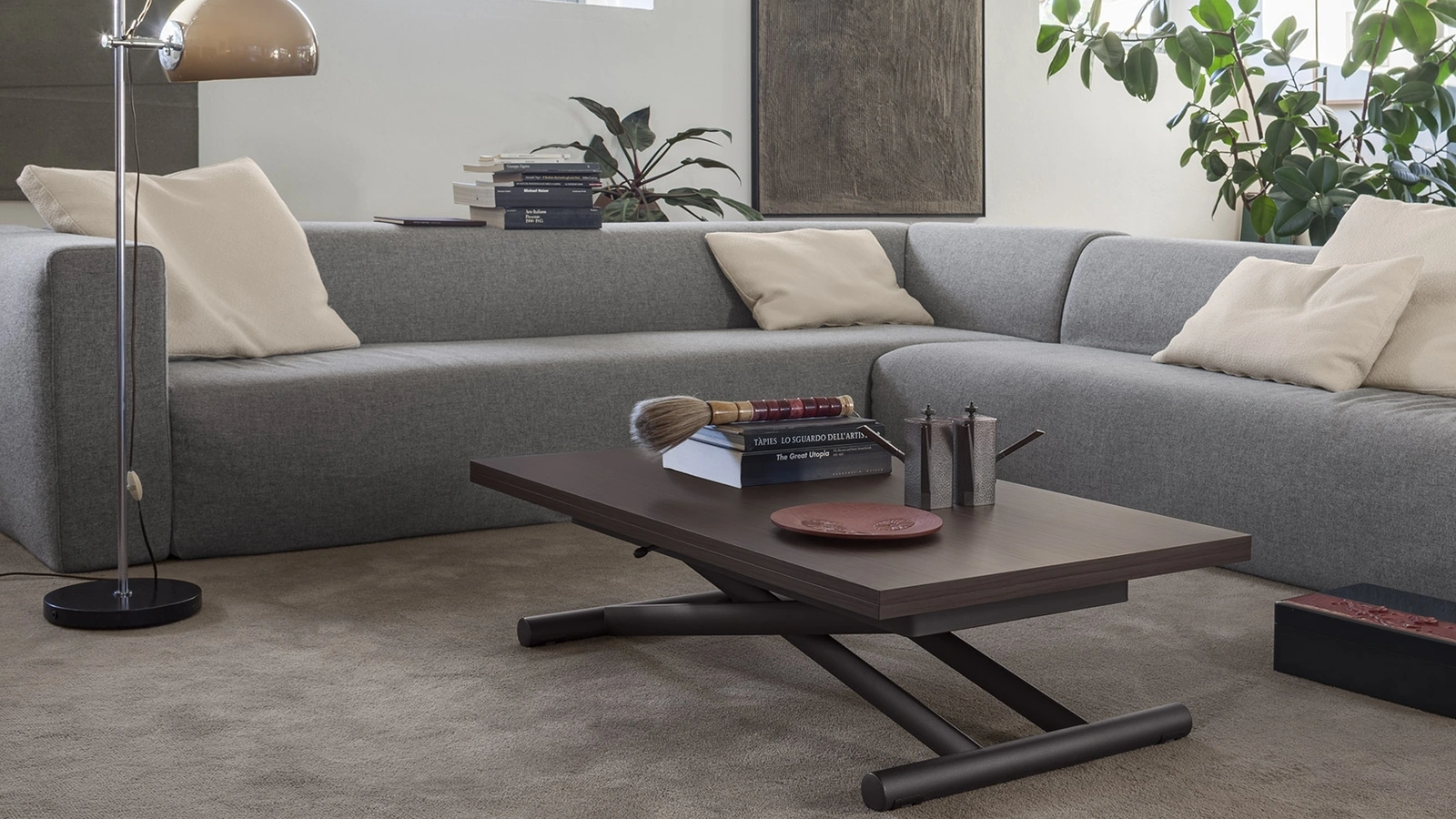Transformable Universe coffee table with laminated top by Altacom