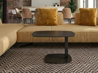 Servus metal coffee table by Easyline