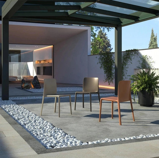 Lunea polypropylene chair by Easyline