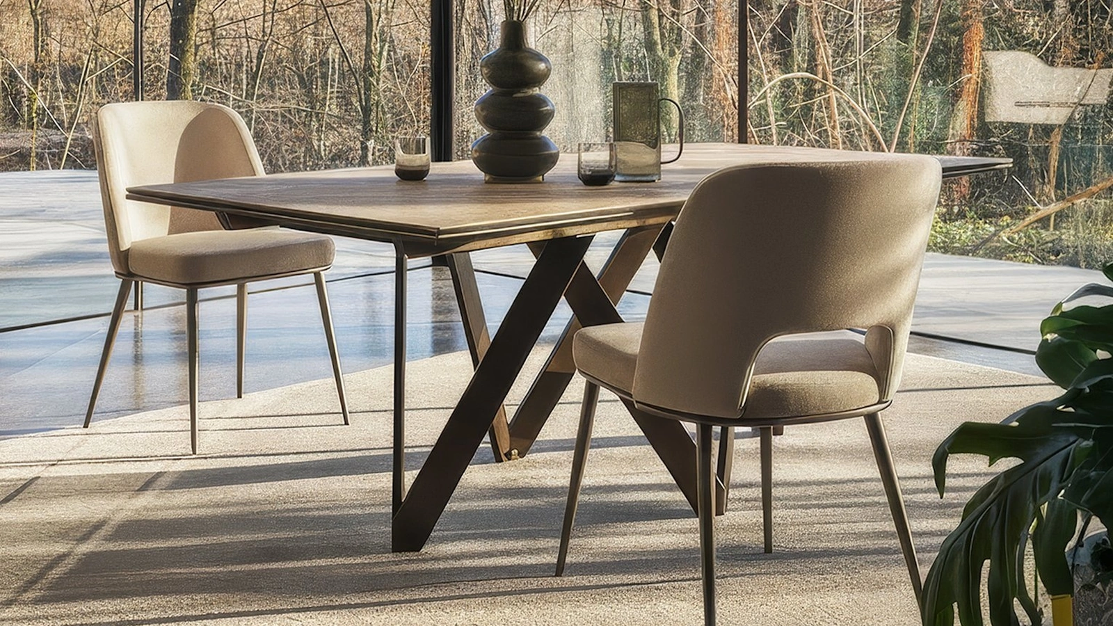 Foyer fabric chair with metal legs by Calligaris