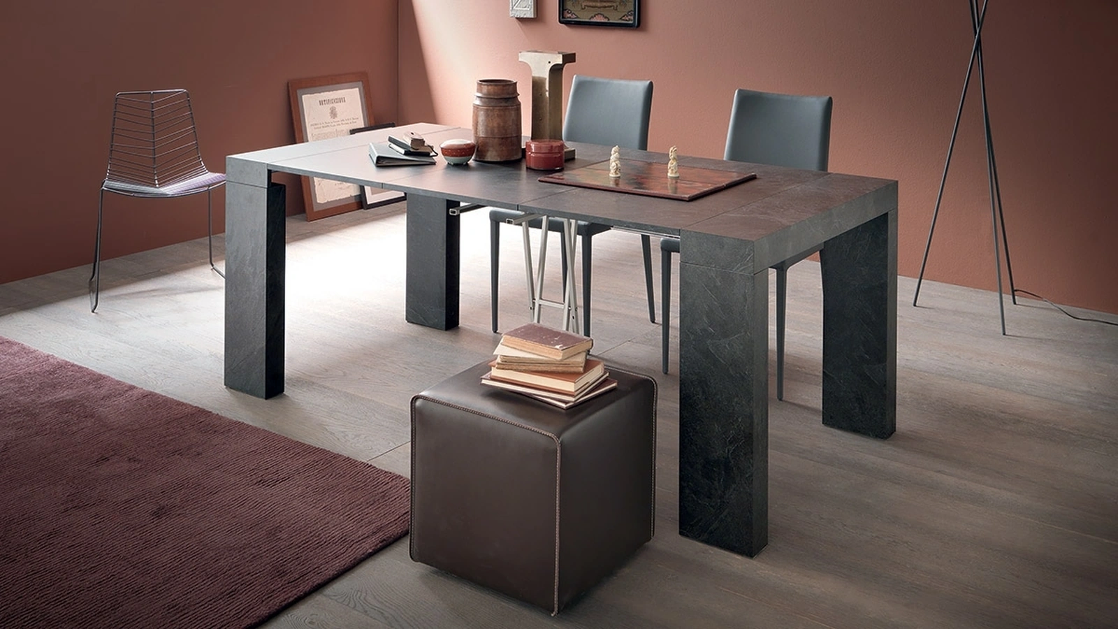 Square extendable console table in laminate with aluminum telescopic mechanism by Altacom