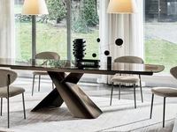 Axiom extendable glass table by Calligaris