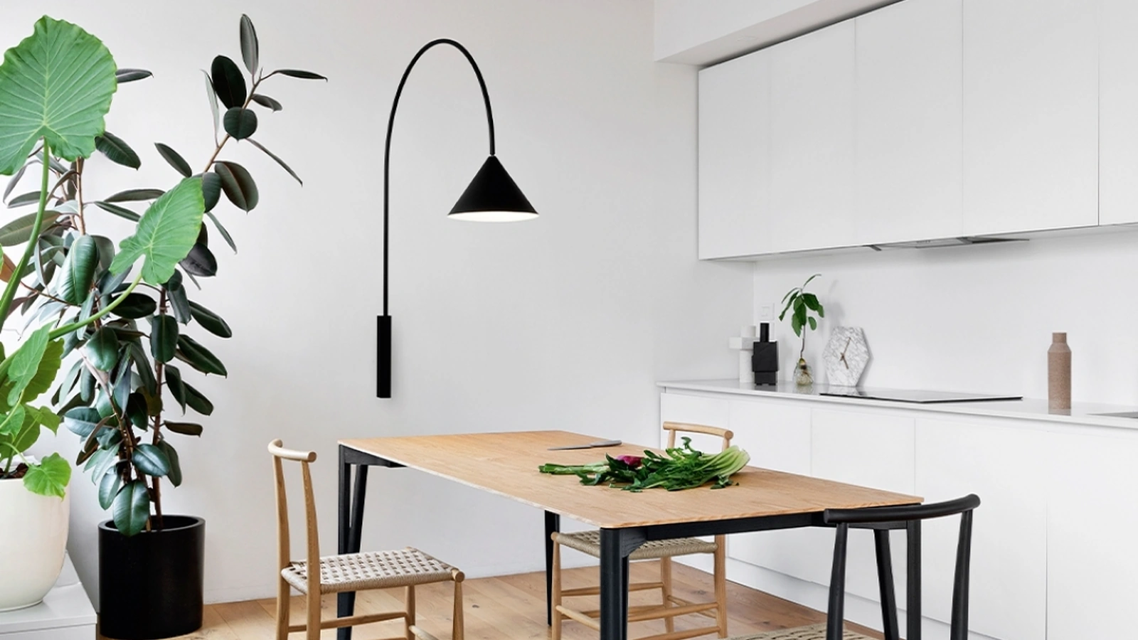 Extendable wooden table Decapo by Miniforms