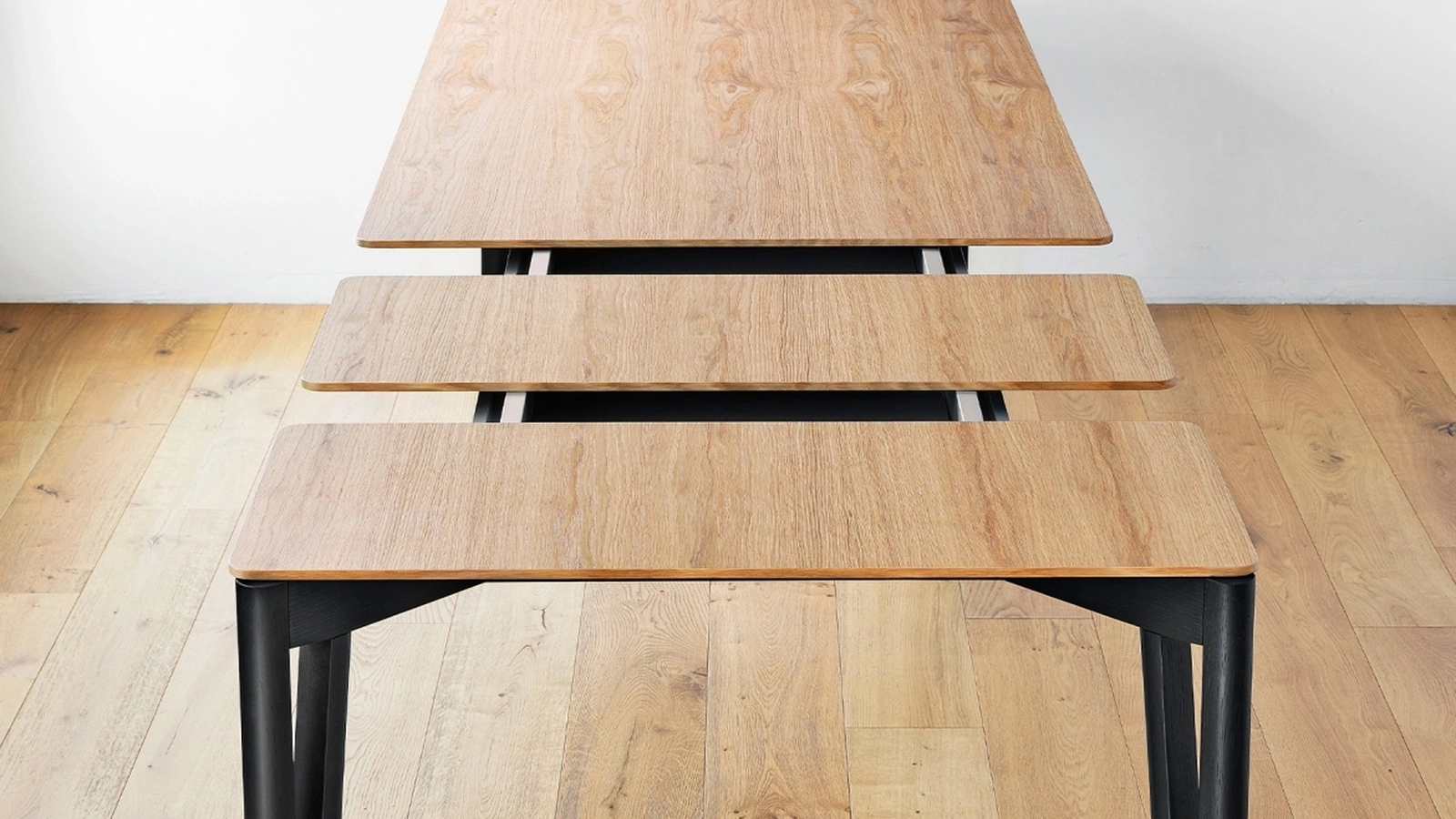 Extendable wooden table Decapo by Miniforms
