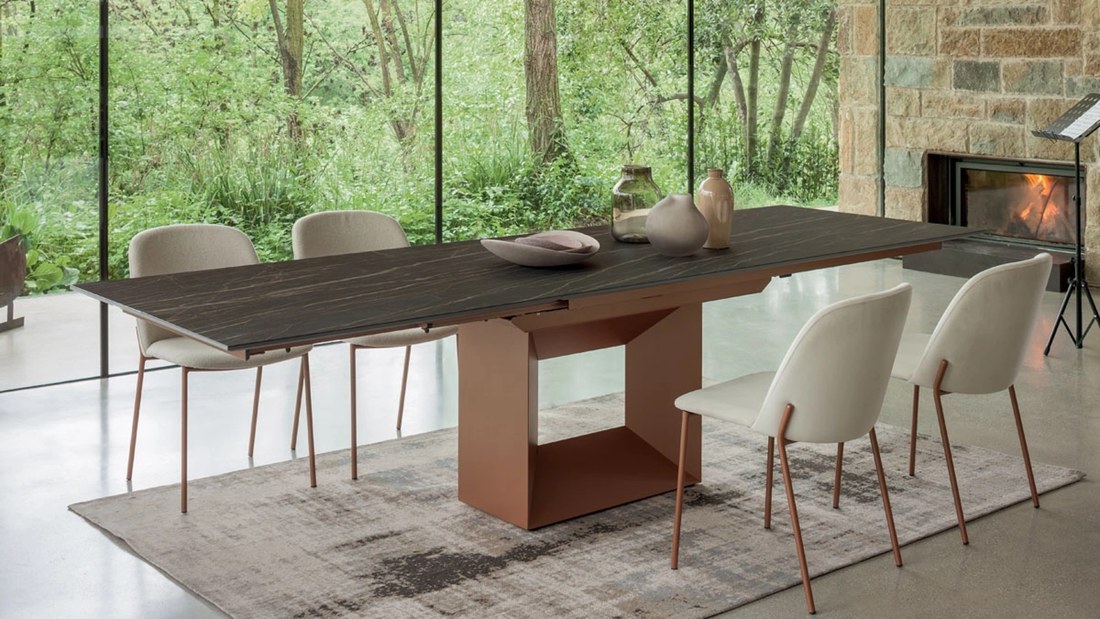 Defense extendable table by Altacom