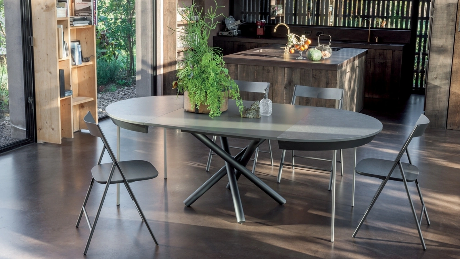 Fahrenheit Round Table by Altacom