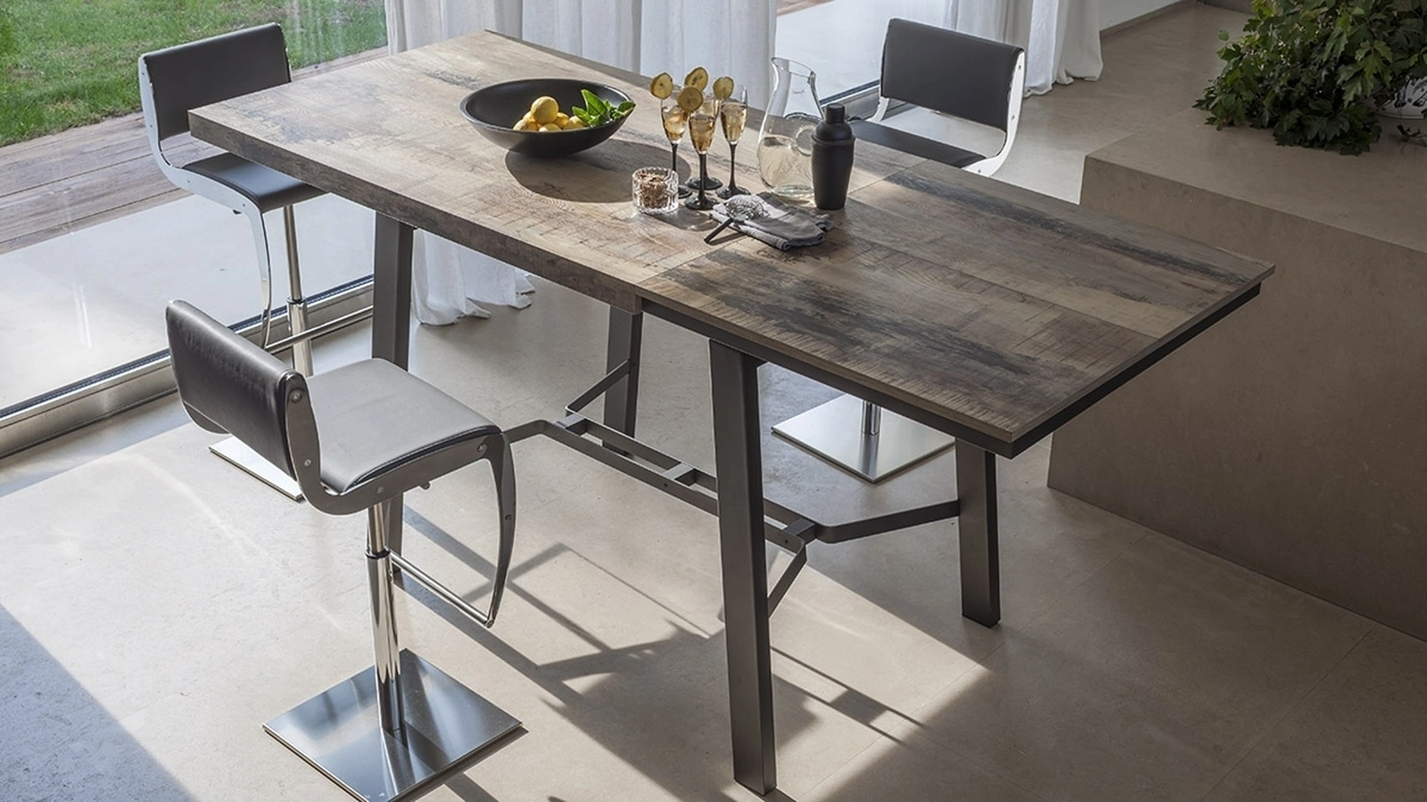 Pick Up extendable table with melamine top by Altacom