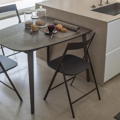 Extendable table made of Ribot Wood by Altacom