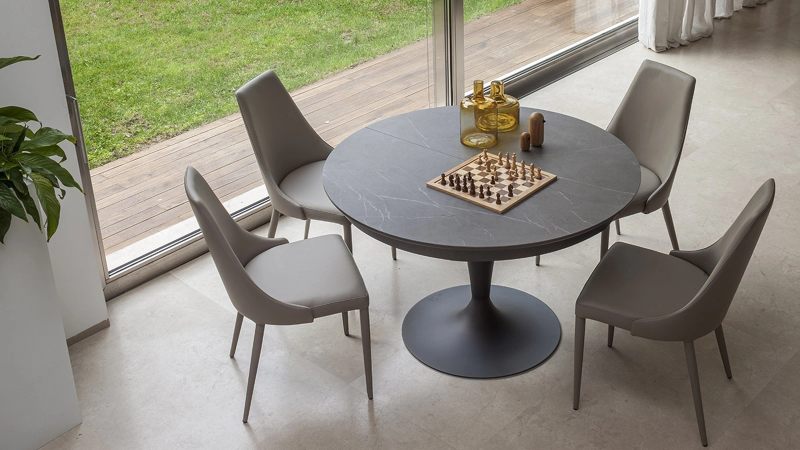 Extendable round table with Sun ceramic top by Altacom
