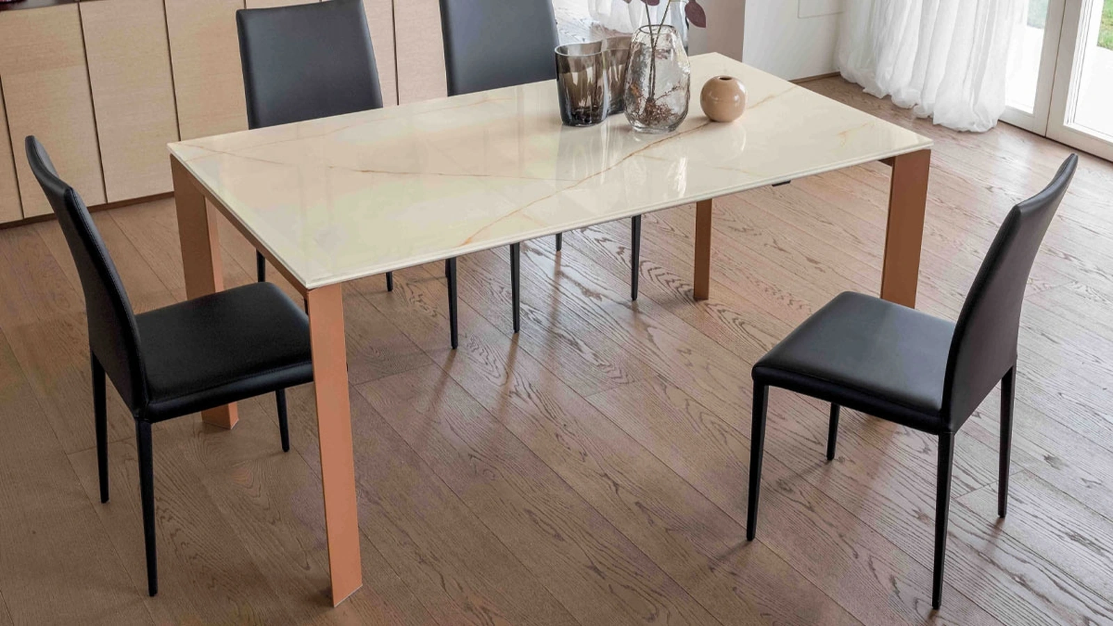 Teorema extendable table by Altacom