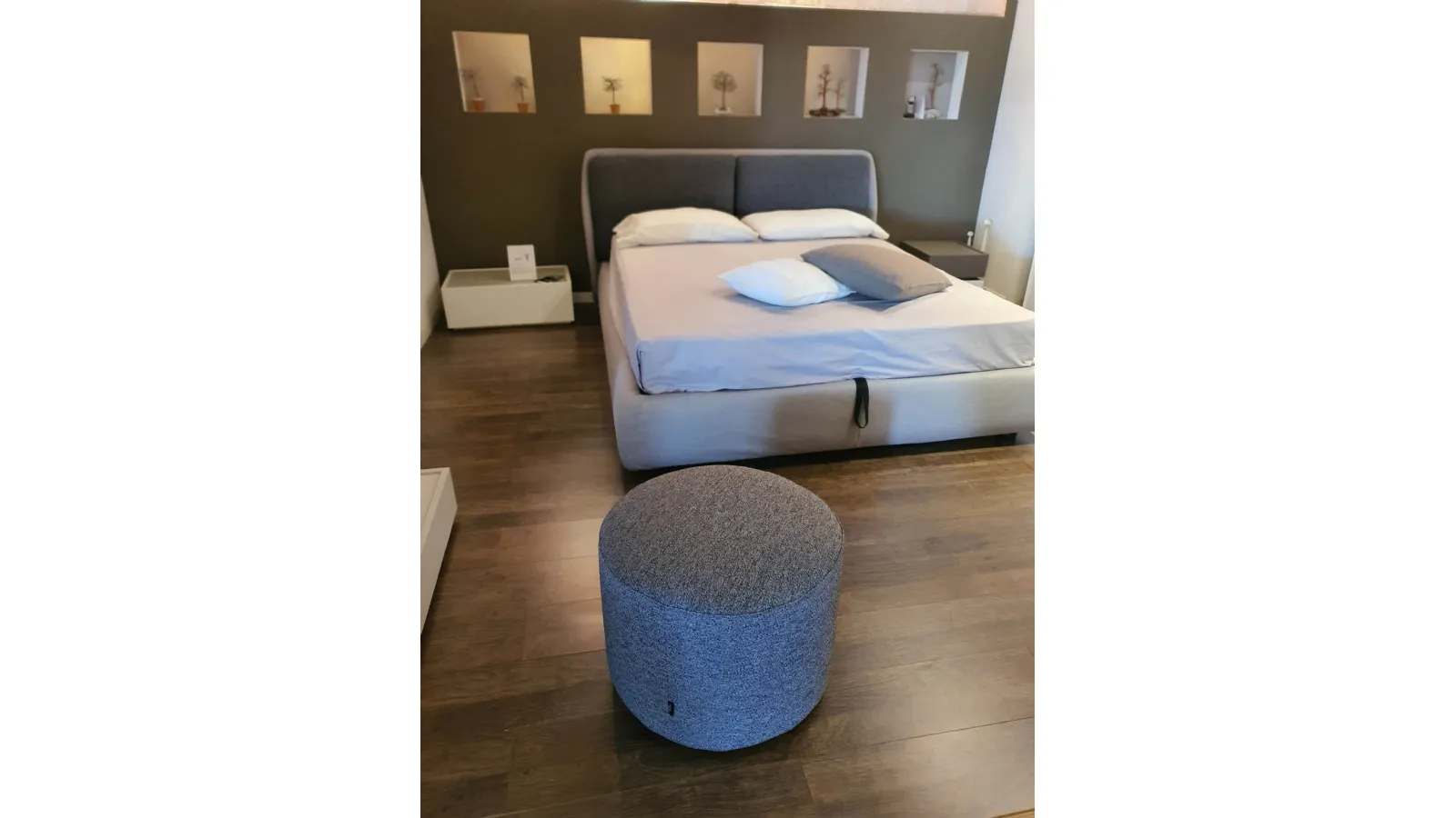 Translate the following phrase into