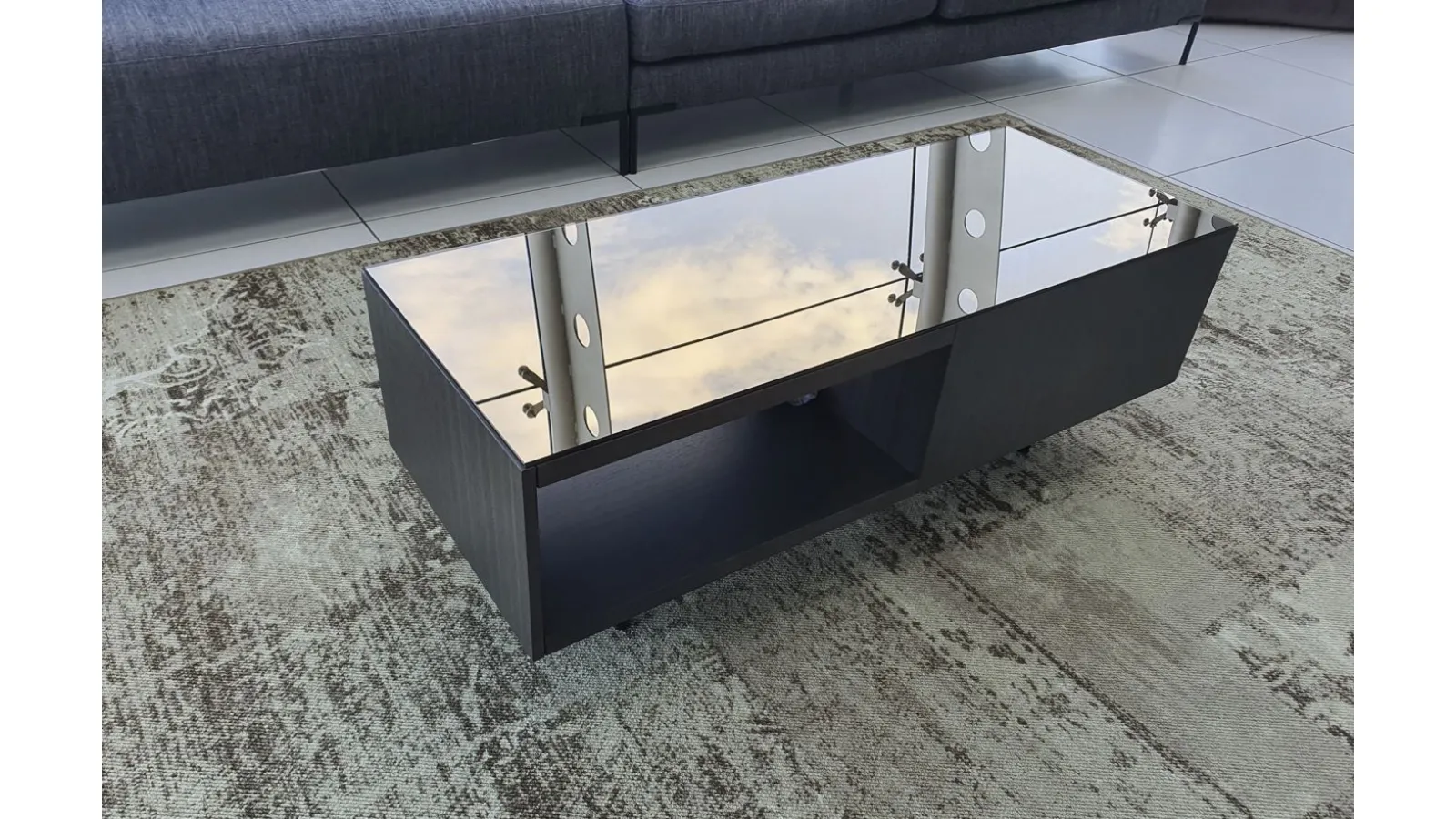 Union coffee table