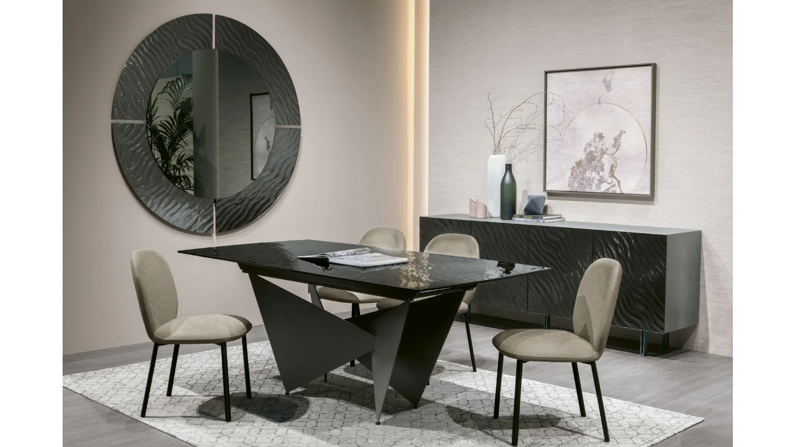 Altea mirror with wavy glass frame by Target Point