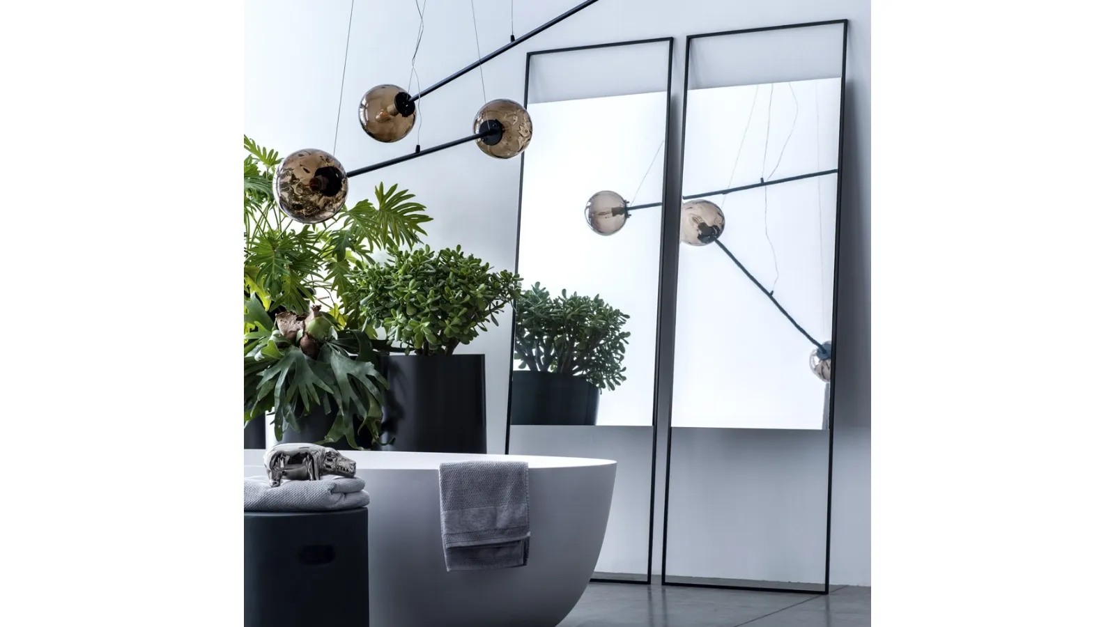 Mirror Roar by Adriani and Rossi