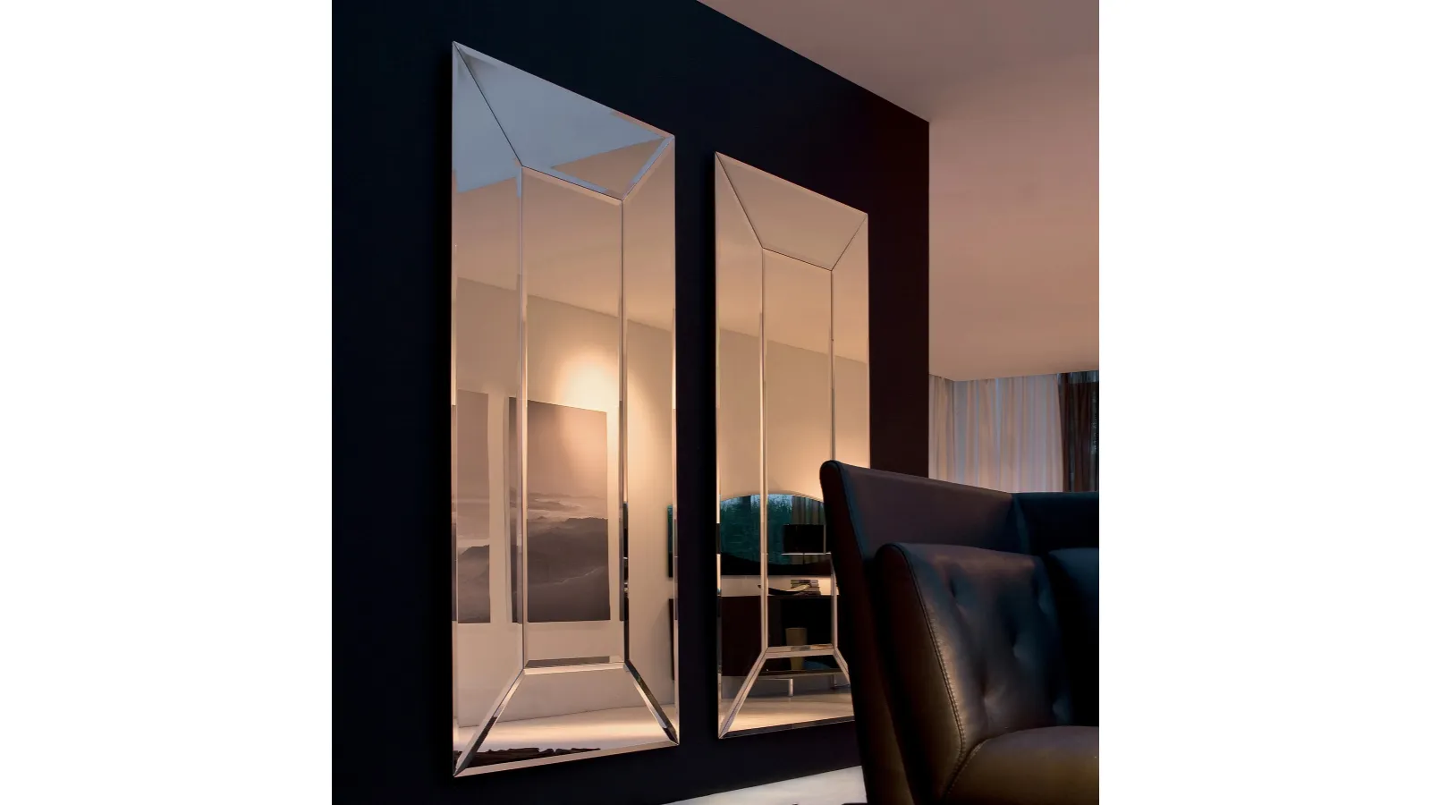 Costantia mirror by Tonin Casa