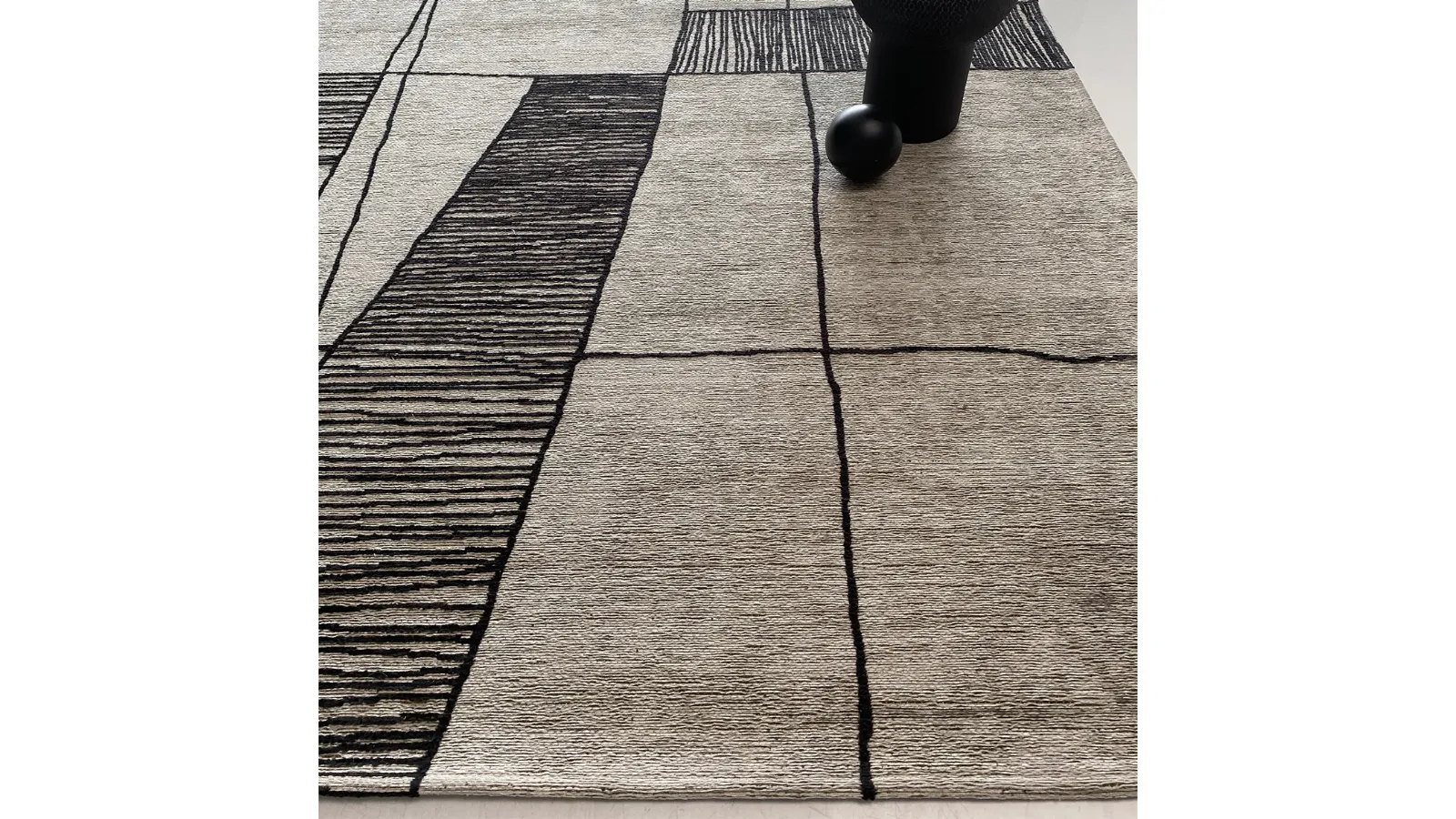 Klee rug by Adriani and Rossi
