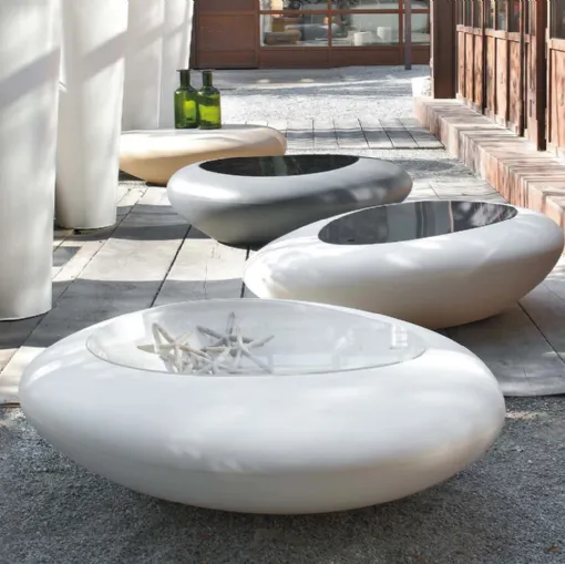 Design coffee table in polyethylene with plexiglass top, Kos by Tonin Casa.