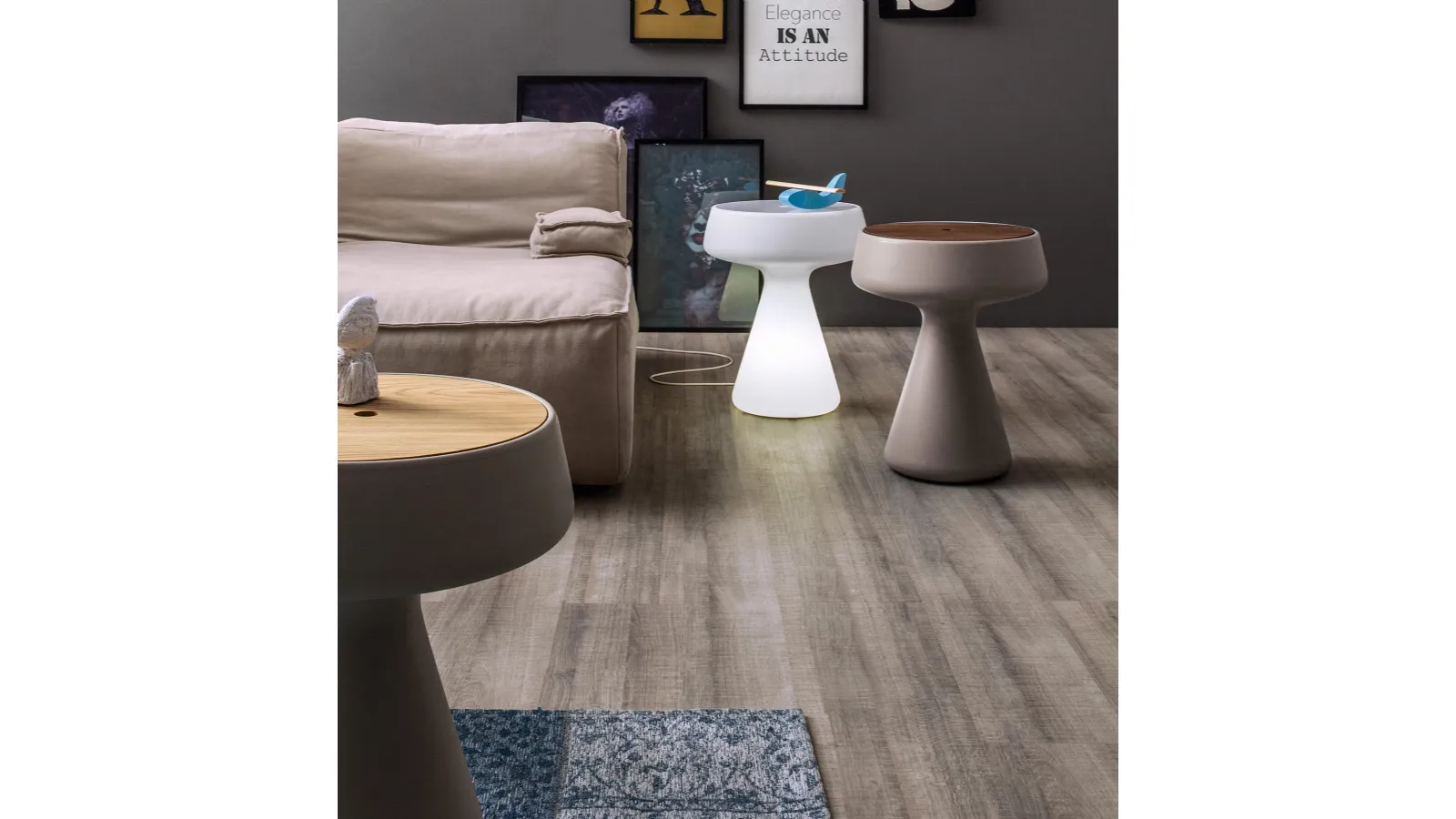 Design coffee table Maki in polyethylene with a wooden top by Tonin Casa.