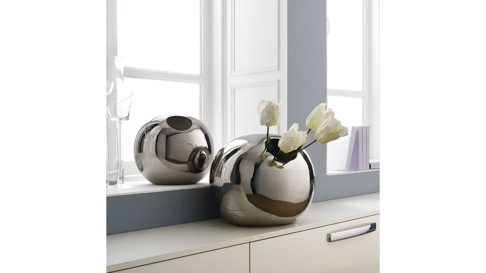 Ball vase in ceramic by Adriani e Rossi