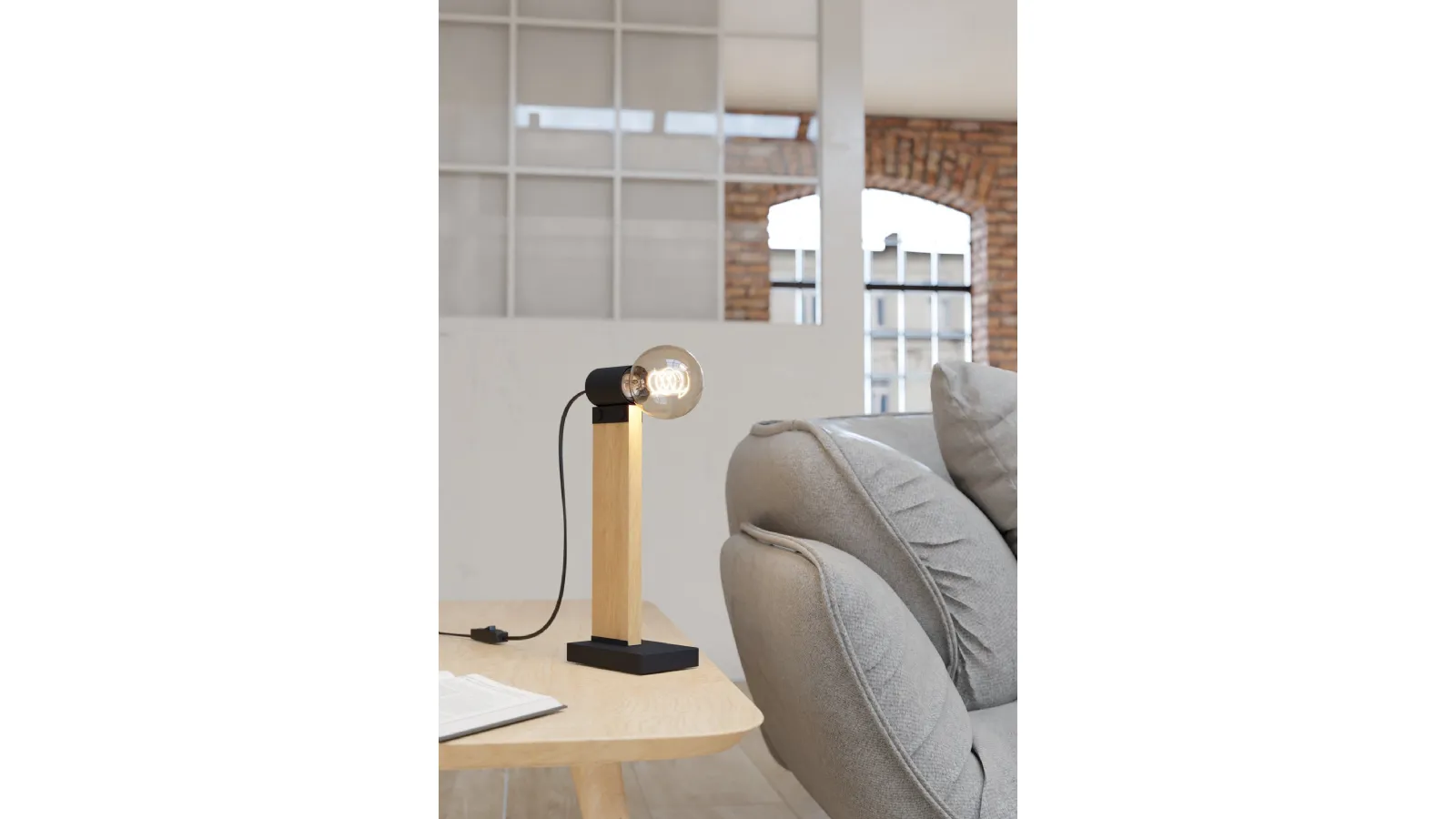 Bailrigg table lamp in wood and steel by Eglo
