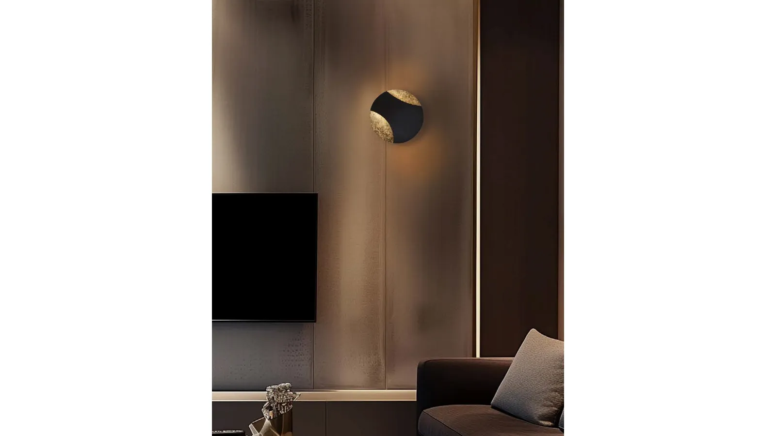 Lunatica wall lamp by Cattaneo.