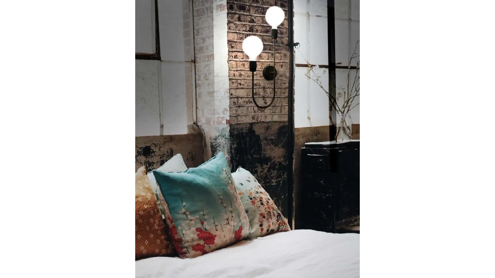 Smith wall lamp by Cattaneo.