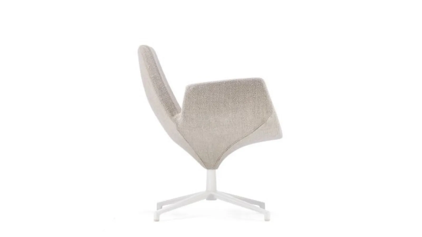 The enveloping design armchair Beetle Low Back by Infiniti