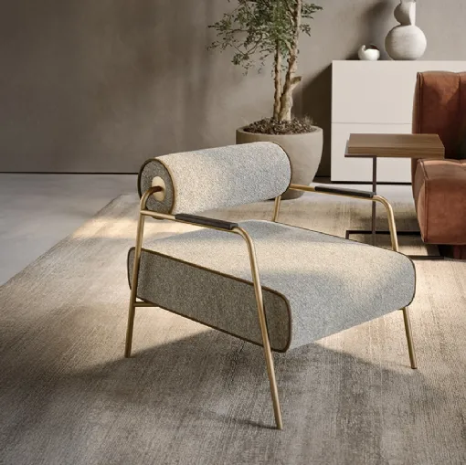 Levante padded fabric armchair by Pianca.
