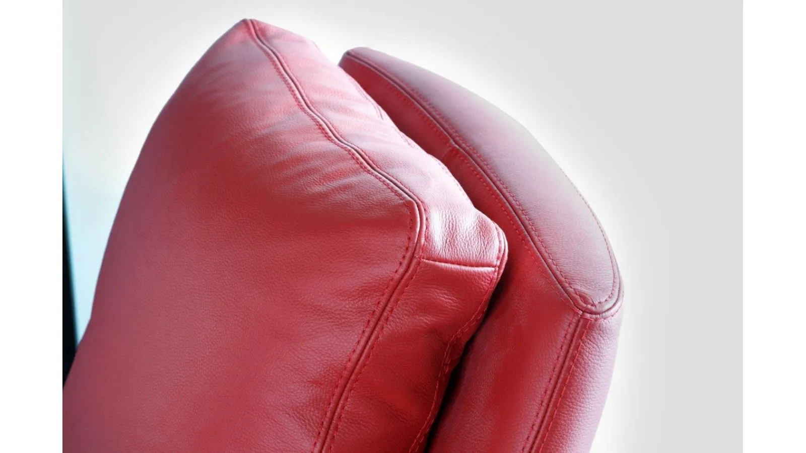 Minorca leather armchair by Nicoletti Home