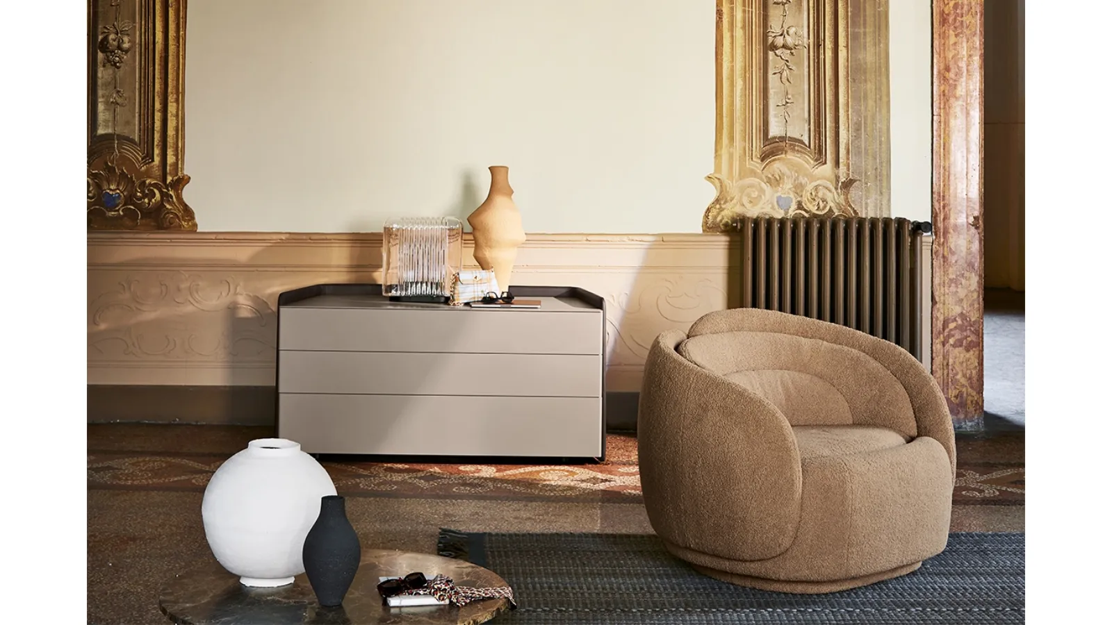 Peony armchair in padded fabric by Pianca