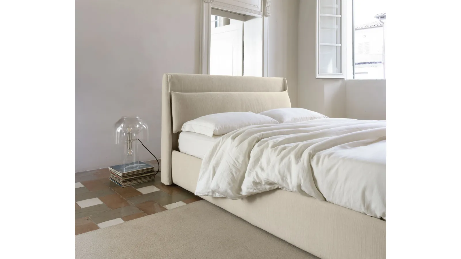 Eddie padded bed by Noctis.