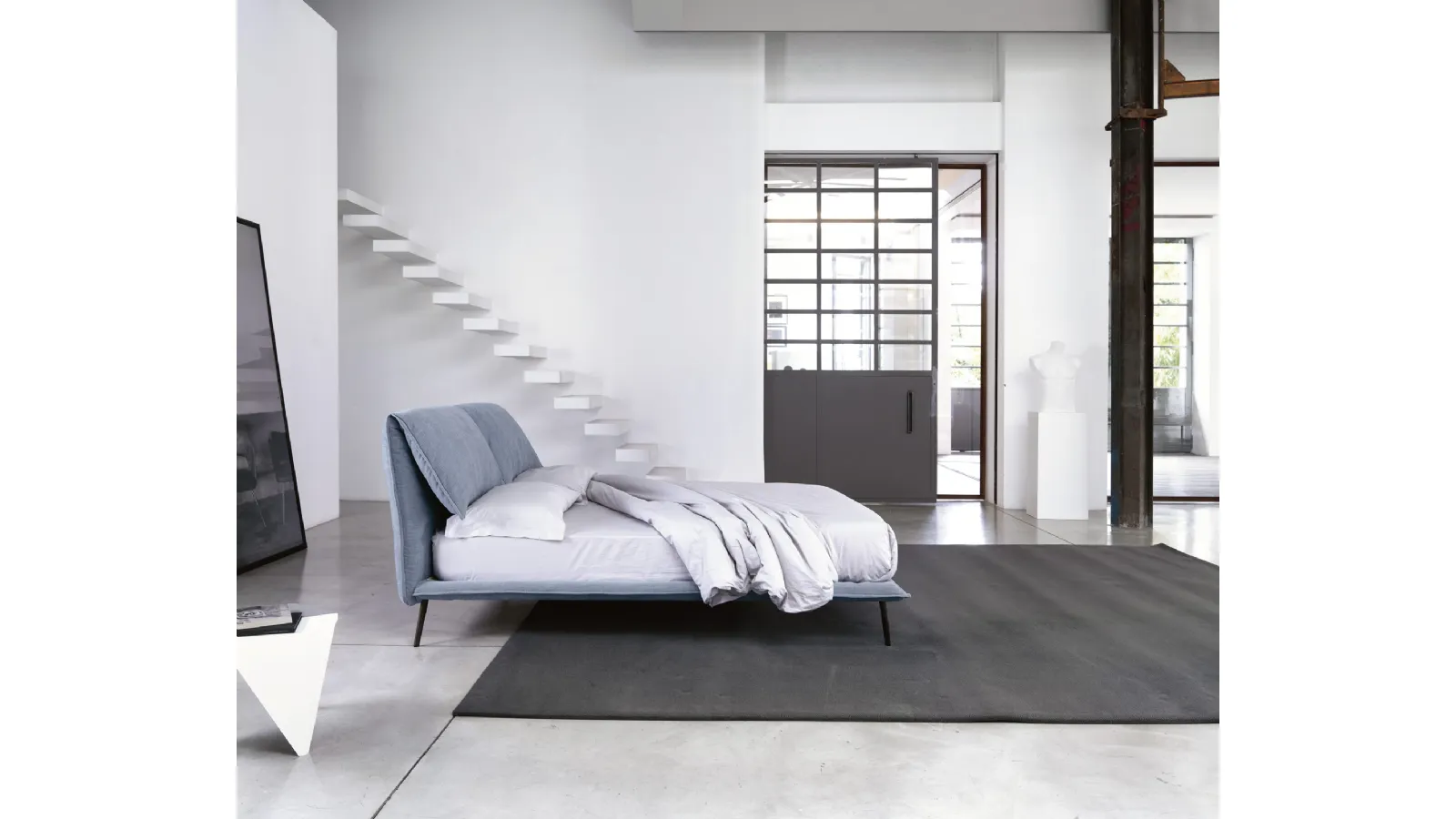 Upholstered fabric bed Eos by Noctis.