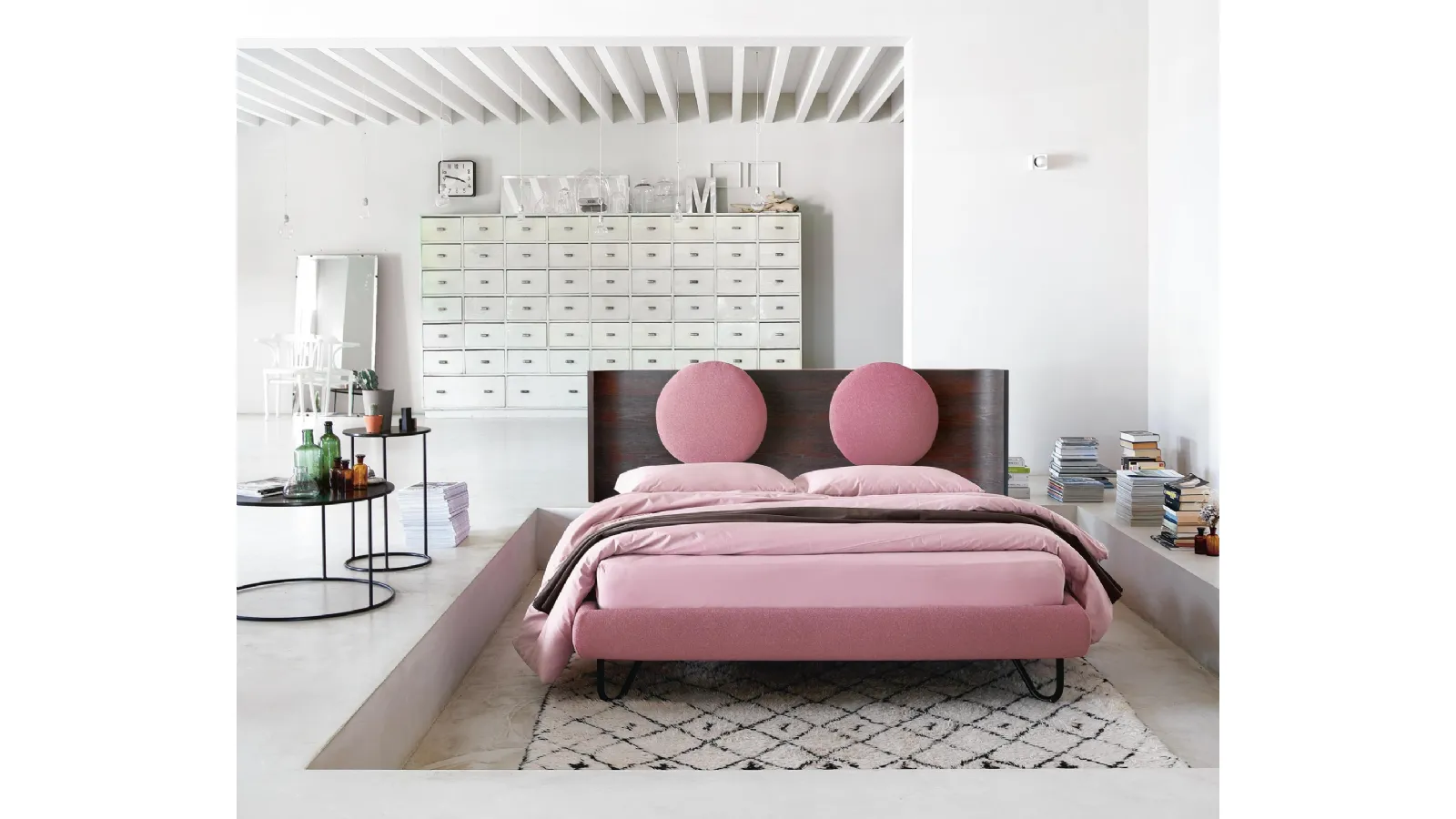 Hugh One bed with Walnut headboard by Noctis