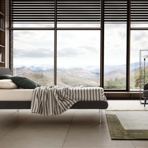 Metropolitan bed by Le Comfort.