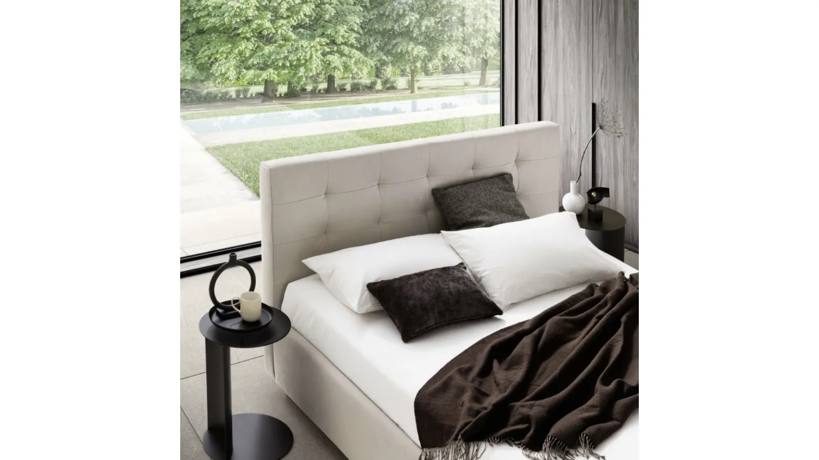 Tender bed with storage box by Le Comfort