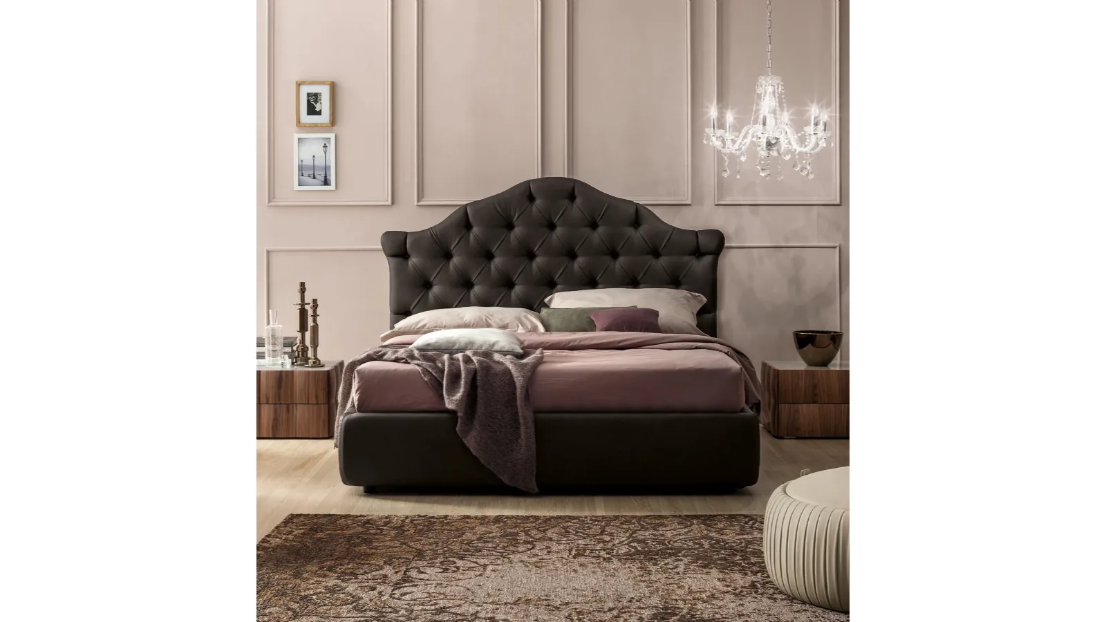 Venetian leather bed by Tonin Casa.