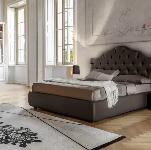 Venetian leather bed by Tonin Casa.