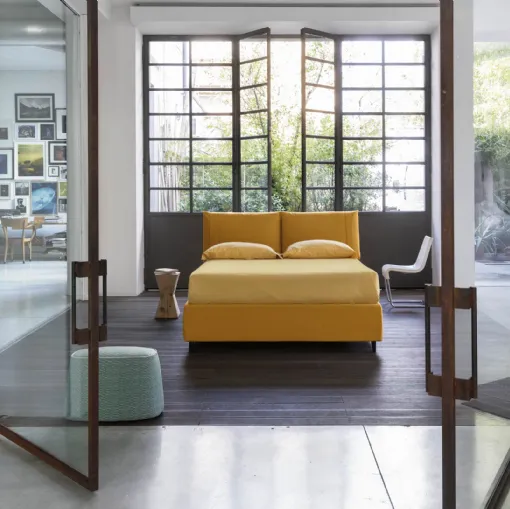 Vera padded bed by Noctis.