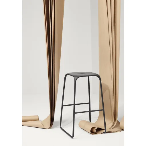 Bobo Stool in polypropylene and steel by Infiniti.