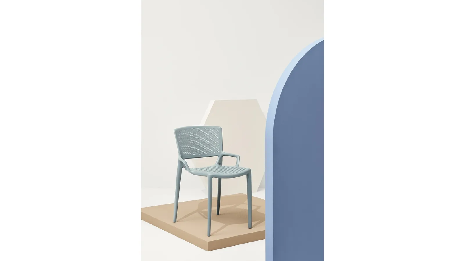 Fiorellina Chair with Perforated Seat and Back in polypropylene by Infiniti.