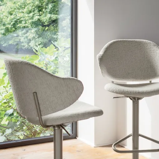Holly adjustable stool by Calligaris