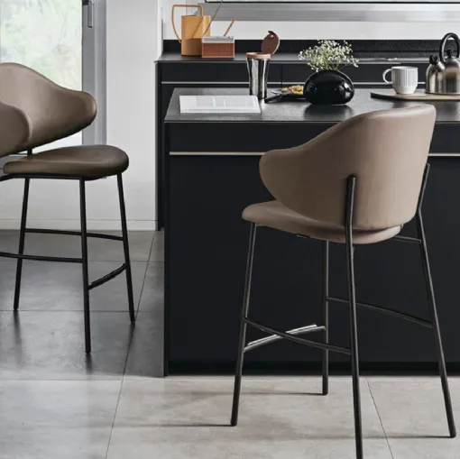 Leather stool Holly by Calligaris.