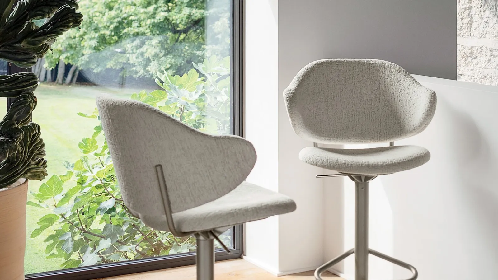 Fabric stool Holly by Calligaris