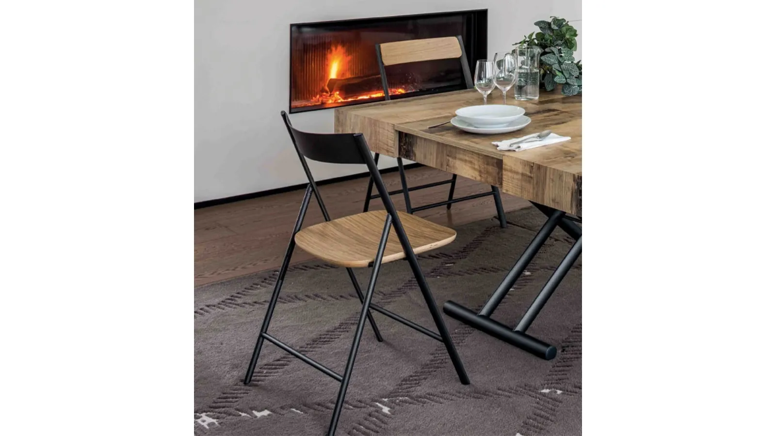Jolie folding chair in metal with wooden seat by Altacom