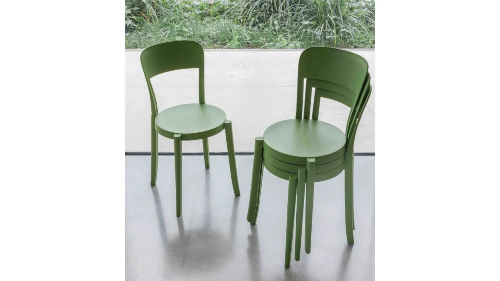 Lilly stackable chair by Altacom
