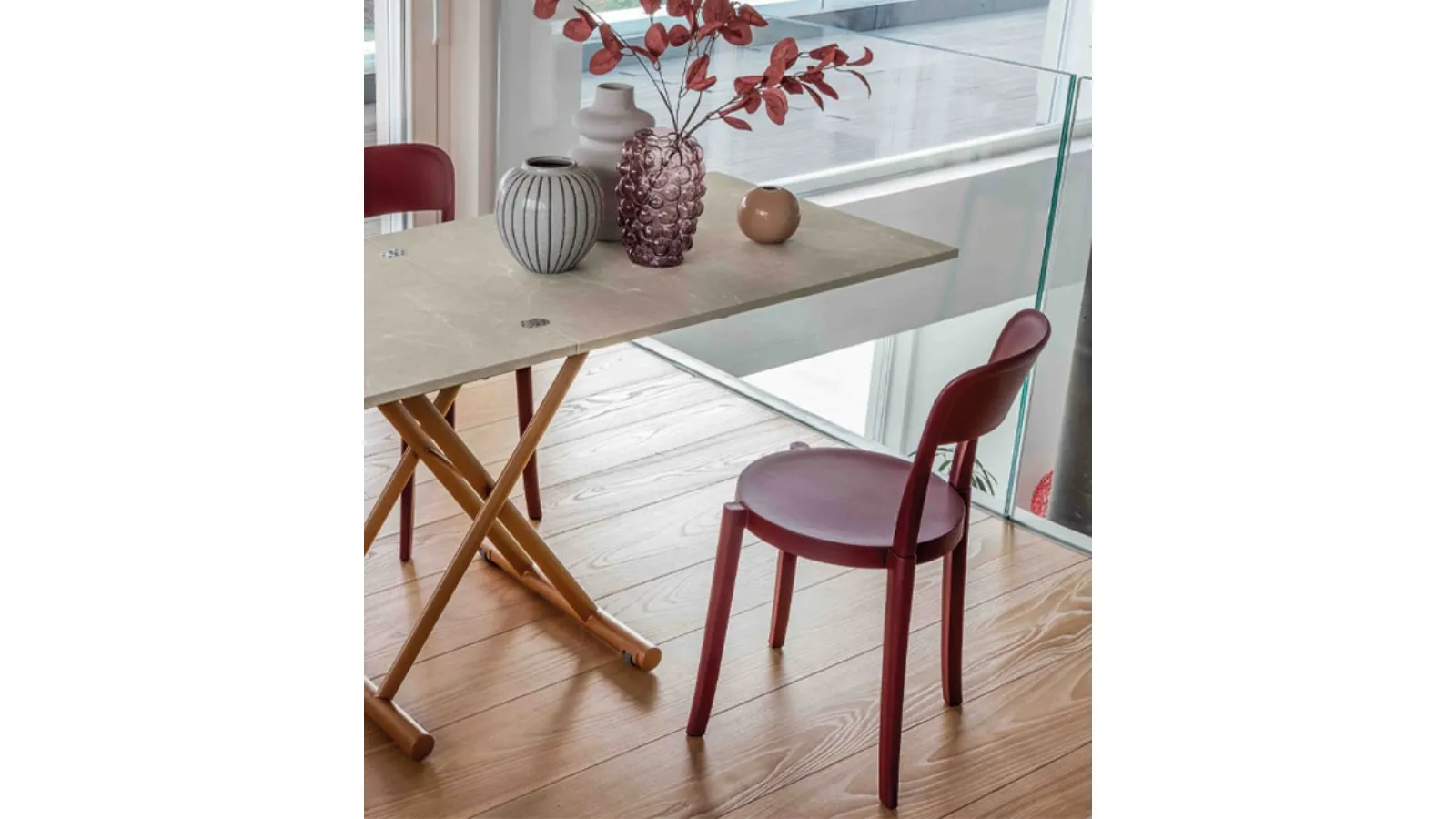 Lilly stackable chair by Altacom