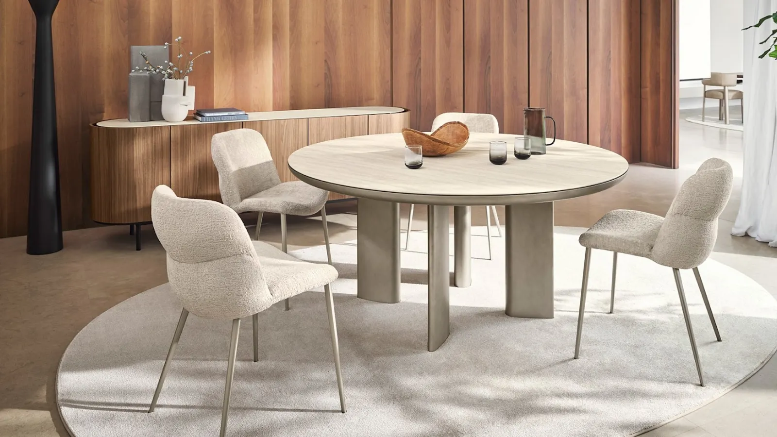 Wave chair in padded fabric by Calligaris.