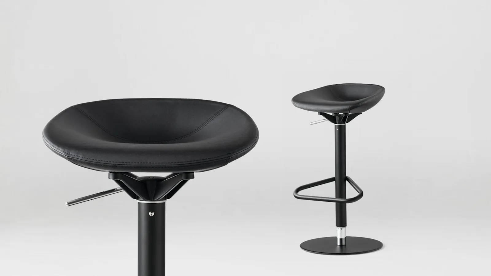 Adjustable leather Palm stool by Calligaris
