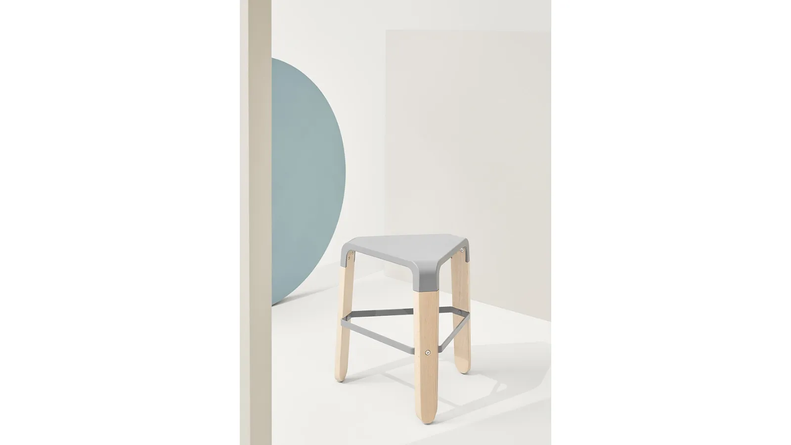 Picapau Low Stool in silver grey polypropylene with solid natural beechwood frame by Infiniti.
